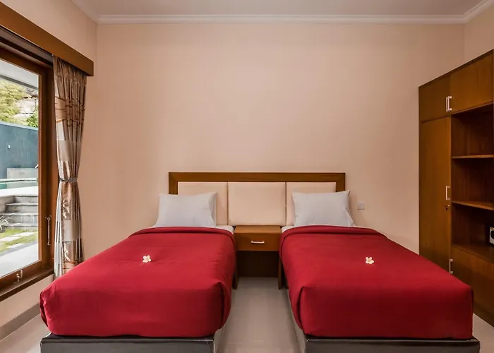 Kubu Petitenget Hotel