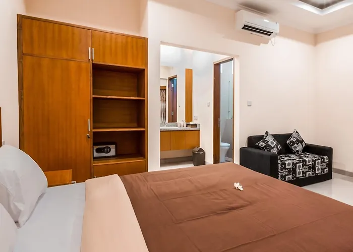 Hotel Kubu Petitenget 3*