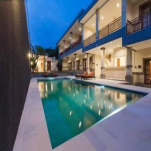 Hotel Kubu Petitenget